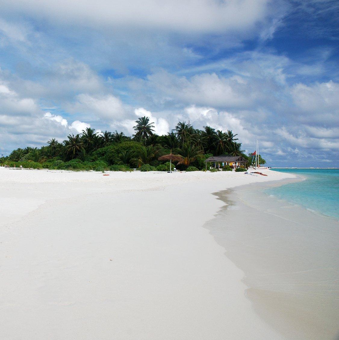 Dharavandhoo Airport exterior