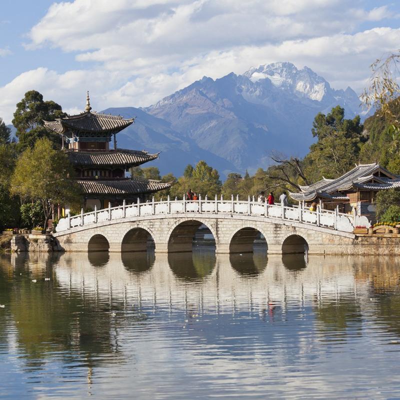 Lijiang Sanyi Airport exterior